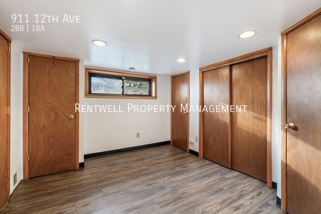 Building Photo - 911 12th Ave