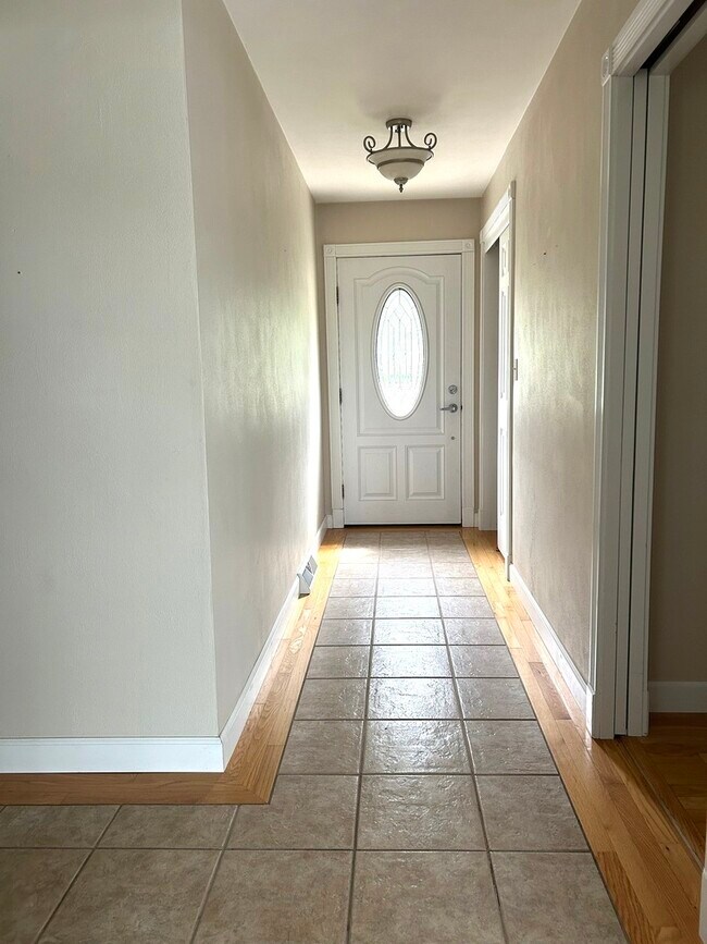 Foto del edificio - 1402 Lakeview Dr