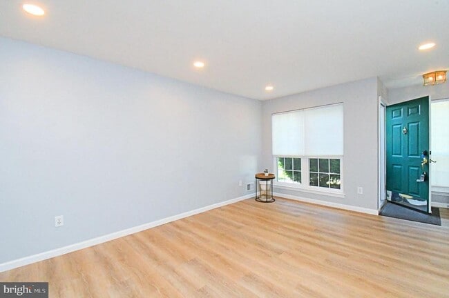 Building Photo - 604 Ascot Ct