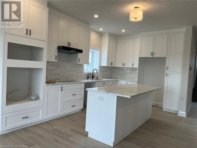 Building Photo - 729 Autumn Willow Dr