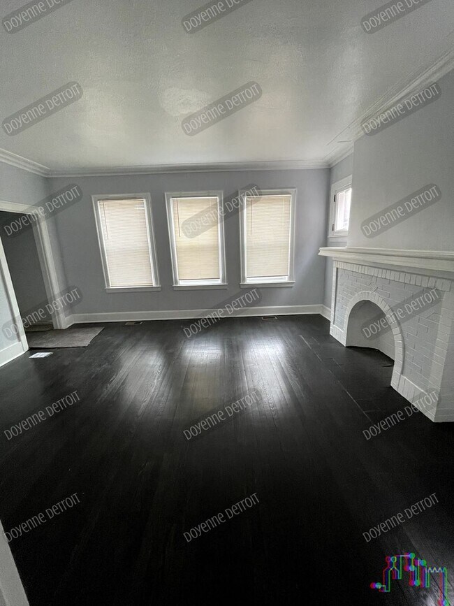 Building Photo - 2714-16 Cortland