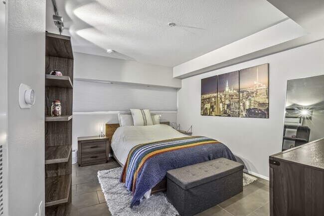 Foto del edificio - 7320 Hawthorn Ave