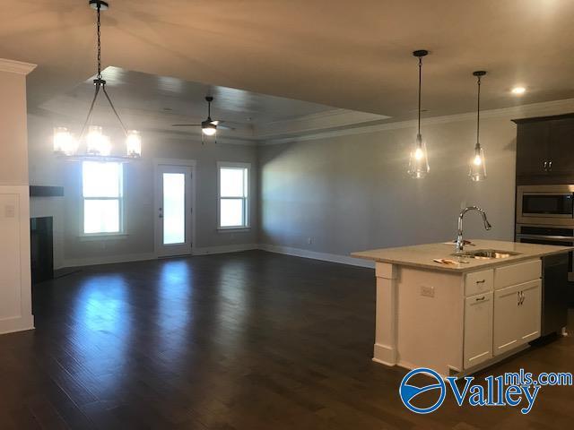 Building Photo - 161 Rugby Dr