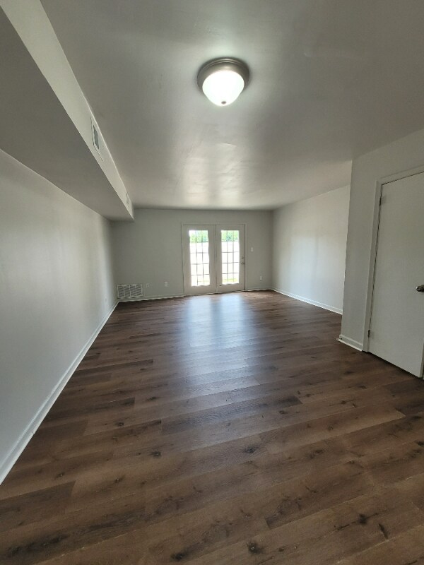 Foto del edificio - 99 W County St