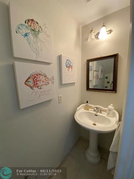Building Photo - 6723 Bayfront Dr