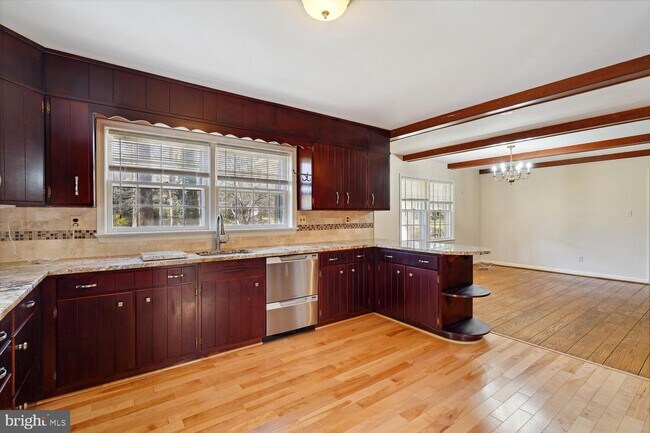 Building Photo - 7616 Burford Dr