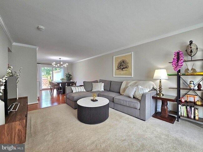 Foto del edificio - 5988 Queenston St