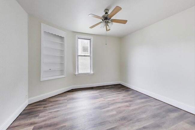 Foto del edificio - 2144 W Montrose Ave