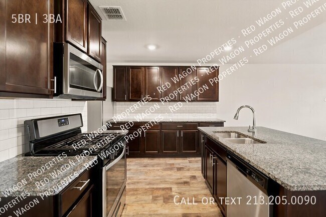 Foto del edificio - 8106 Chestnut Blue
