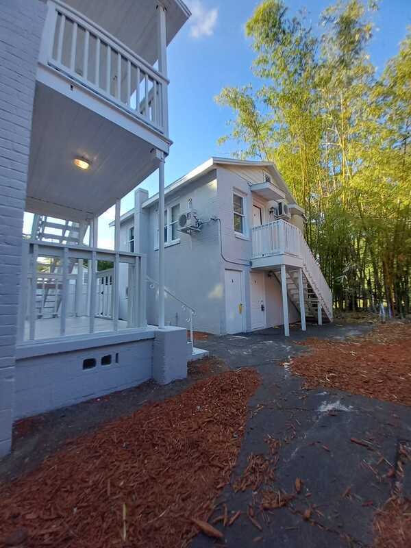 Building Photo - 711 18th Ave S