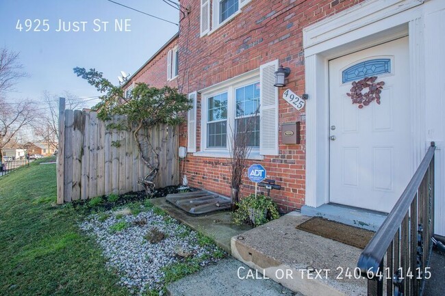 Foto del edificio - 4925 Just St NE