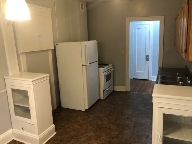 Foto del edificio - 12203 Clifton Blvd