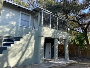 Building Photo - 962 19th Ave S