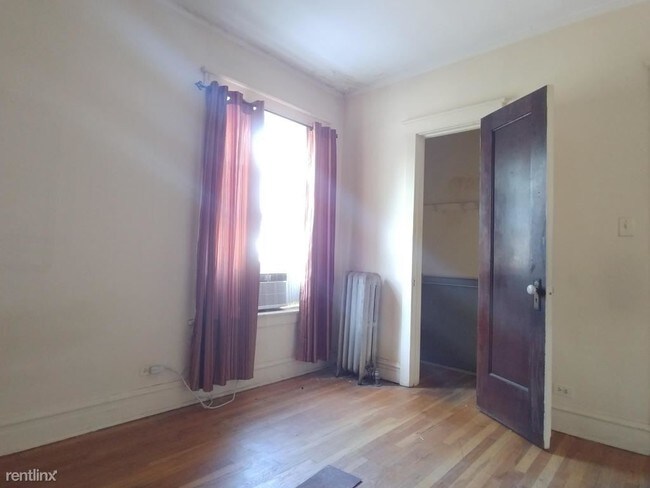 Building Photo - 4738 N Beacon St