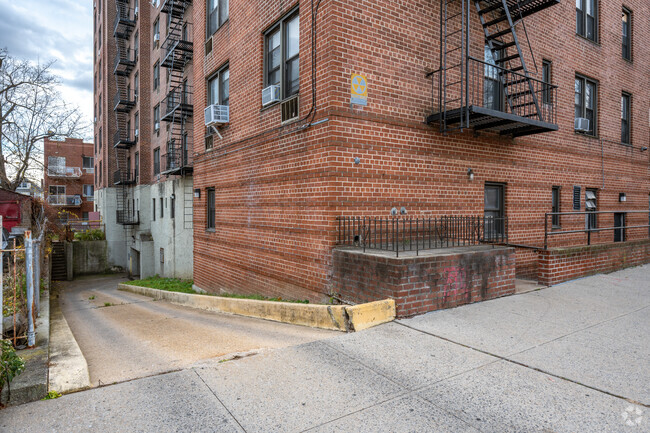 Building Photo - 5311 90th St