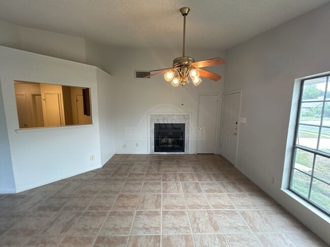 Foto del edificio - 2503 Hemlock Dr