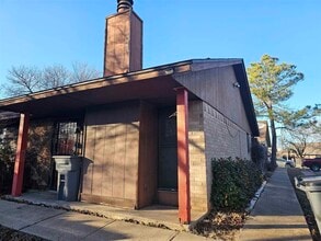Building Photo - 909 NE Tortoise Dr