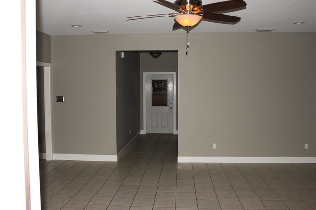 Foto del edificio - 9473 Wells Rd