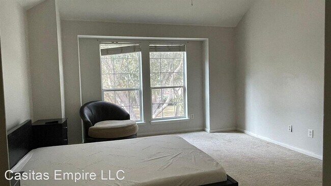 Building Photo - 4 br, 2.5 bath House - 6411 Canyon Park
