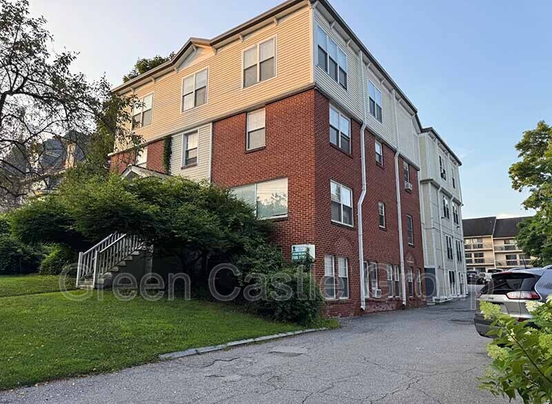 Primary Photo - 361 Pearl St