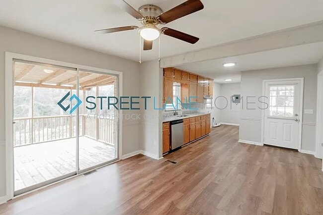 Building Photo - 718 Park Rd