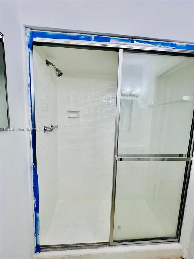Foto del edificio - 18320 NE 7th Ct