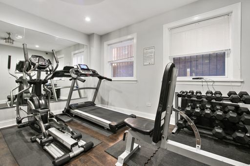Foto del edificio - 7450 N Greenview Ave