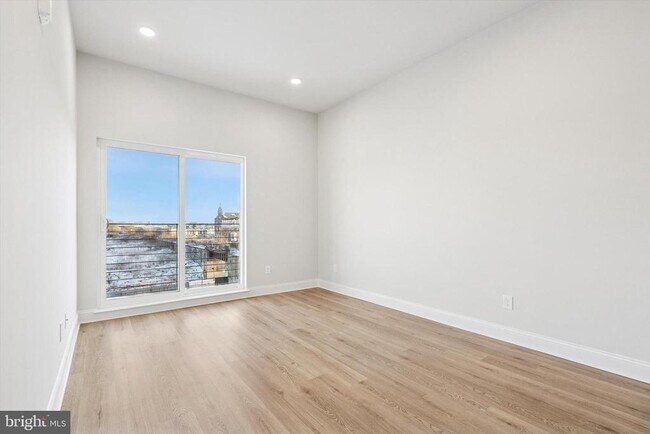 Building Photo - 2157 E Lehigh Ave
