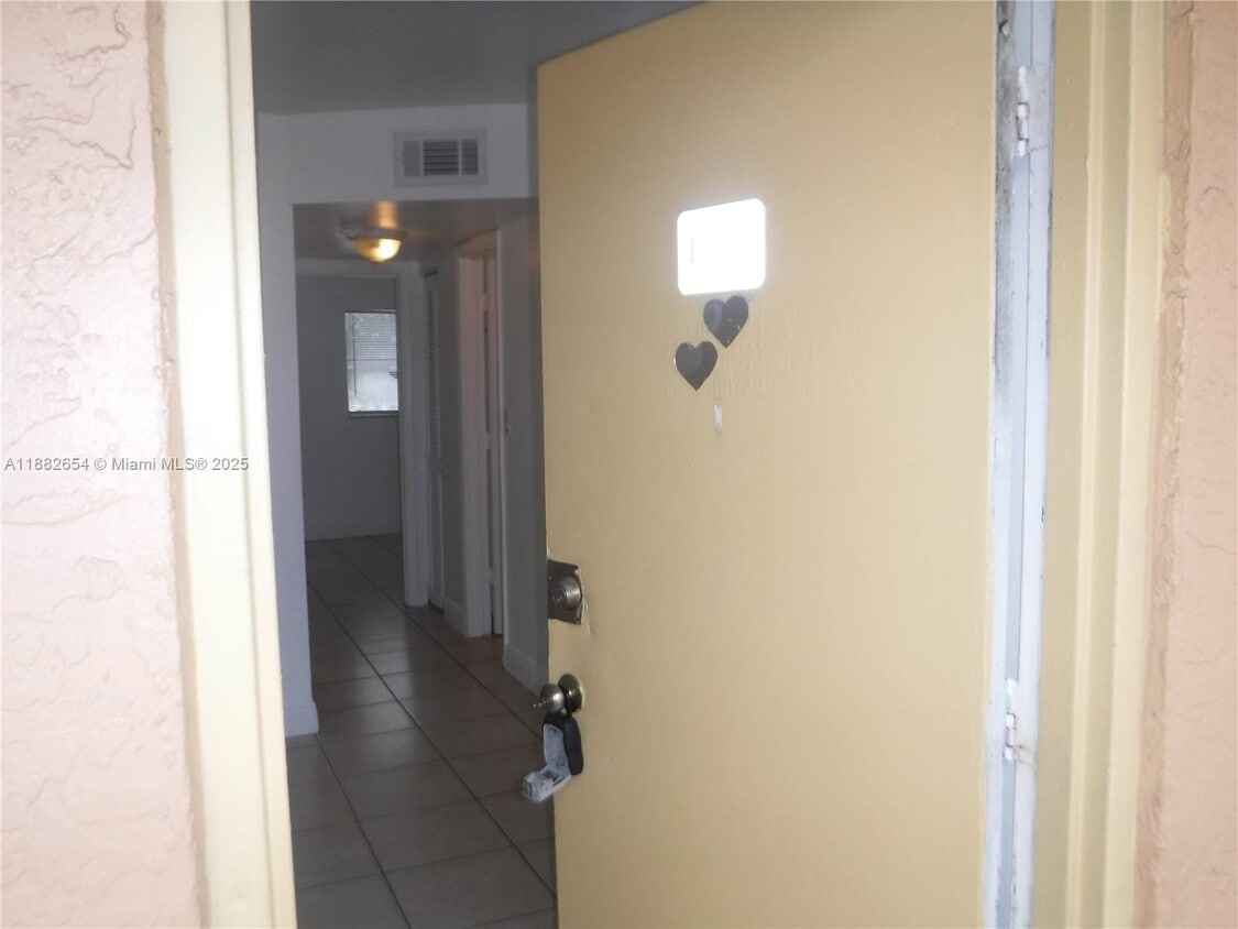 Primary Photo - 101 NE 41st St