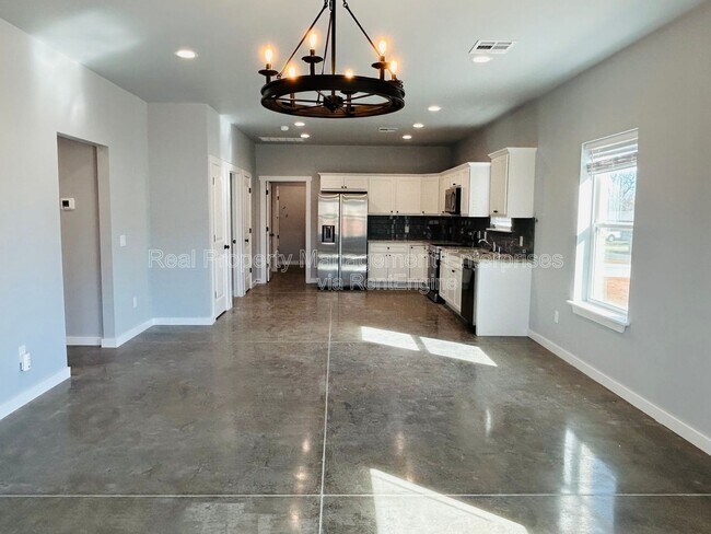 Foto del edificio - 104 N Harrison Ave