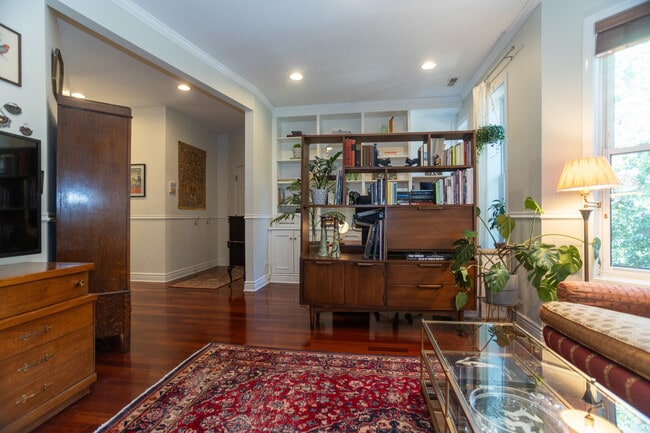 Building Photo - 2848 N Albany Ave