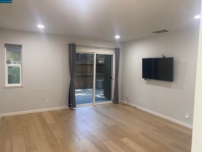 Building Photo - 1178 Honey Trail