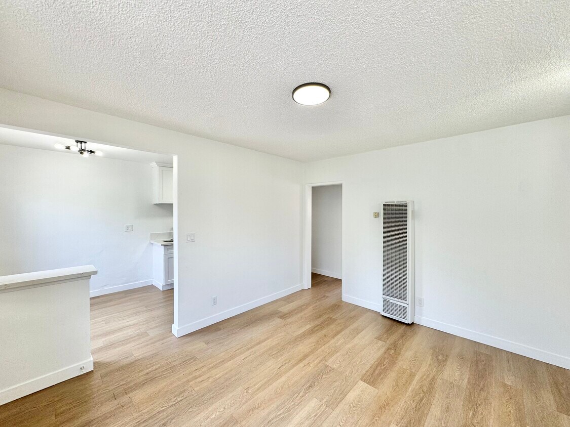 Foto principal - 6021 11th Ave