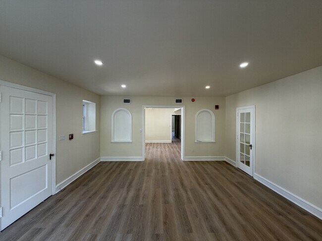 Foto del edificio - 1651 W Grange Ave
