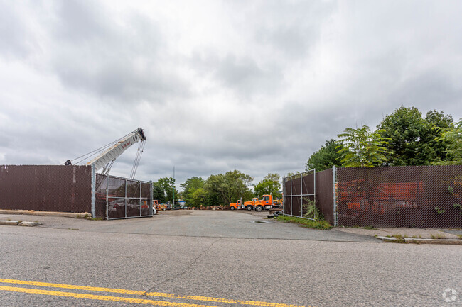 Building Photo - Readville Campus