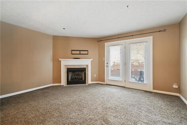 Foto del edificio - 1315 Meadowbrook Dr