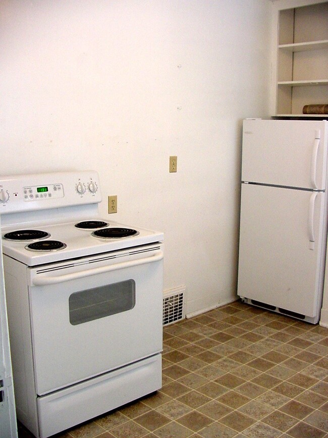 Building Photo - 5228 36th Ave NE Seattle, WA 98105 $2,850 ...