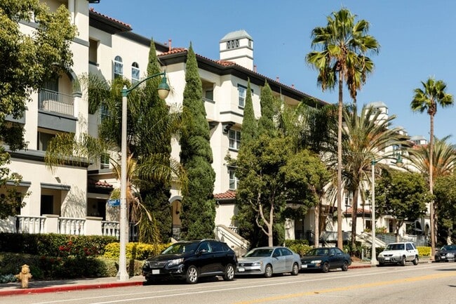 Building Photo - 6020 Seabluff Dr