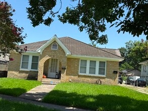 Building Photo - 1625 Fourcade St