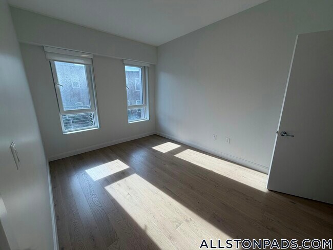 Foto del edificio - 55 Brighton Ave