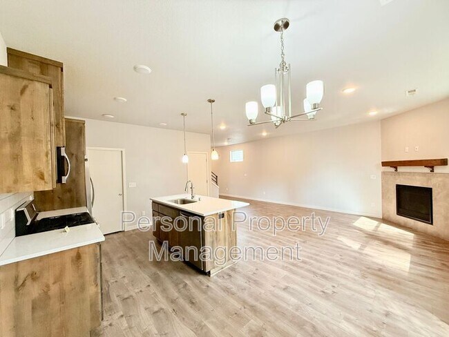Building Photo - 3541 NE 61st Way
