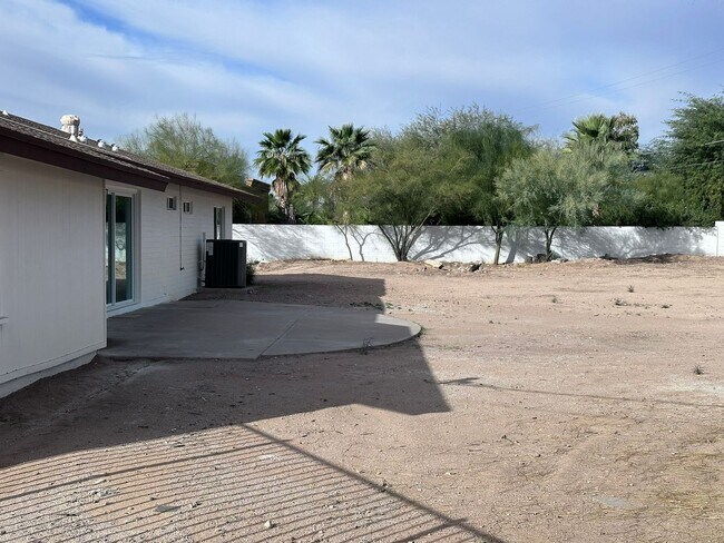 Foto del edificio - Must see this Very unique property in Scot...