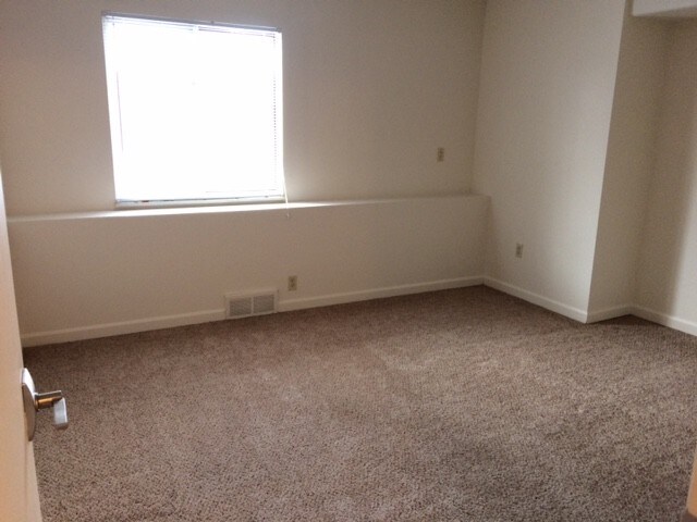 Building Photo - 3455 Oak Alley Ct