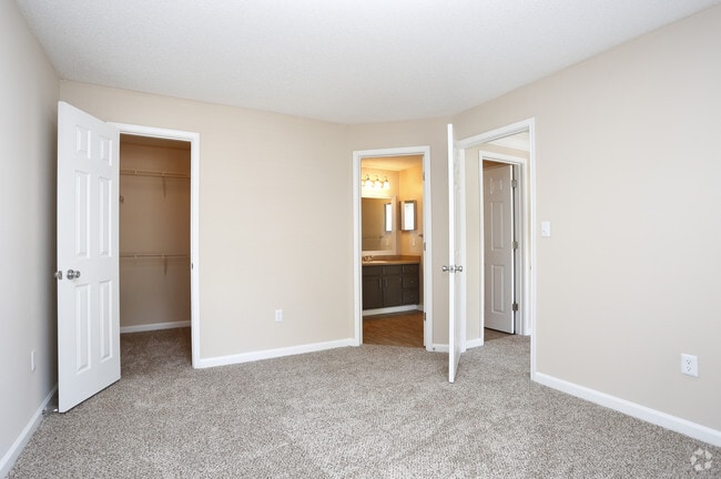 1BR, 1BA - 823sf Bethel- Bedroom - Mariners Crossing