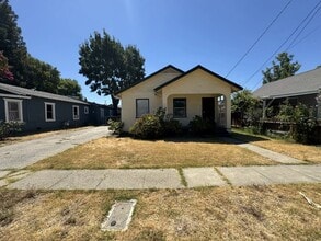 Building Photo - 628 Palm Ave