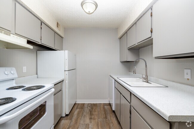 1HAB, 1BA - 700 ft² - Eagle Trace Apartments