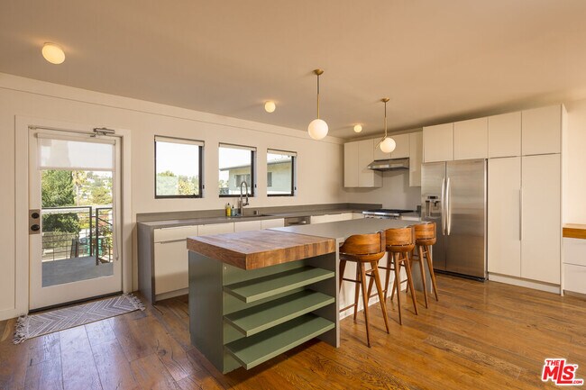 Foto del edificio - 2287 Glendale Blvd