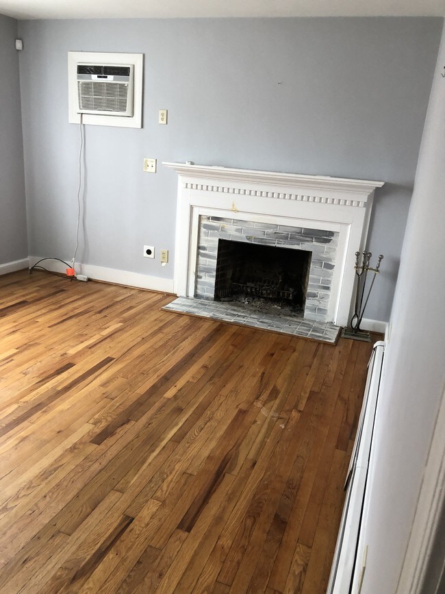 Sala de estar - 6316 Main St