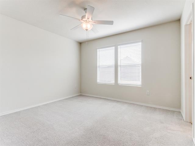 Foto del edificio - 1944 Fox Glove St