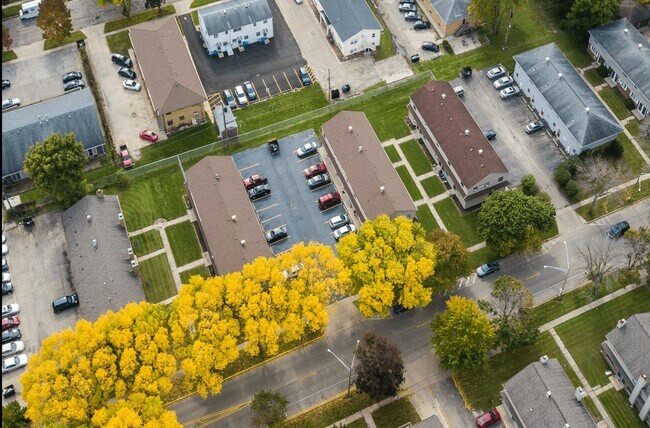Foto del edificio - 826 W Hillcrest Dr
